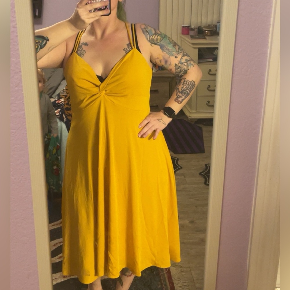 Bleecker 126 Size 14 Gold Midi Dress